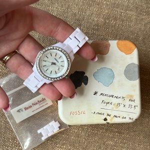 Fossil NWOT White Rhinestone Rimmed Watch